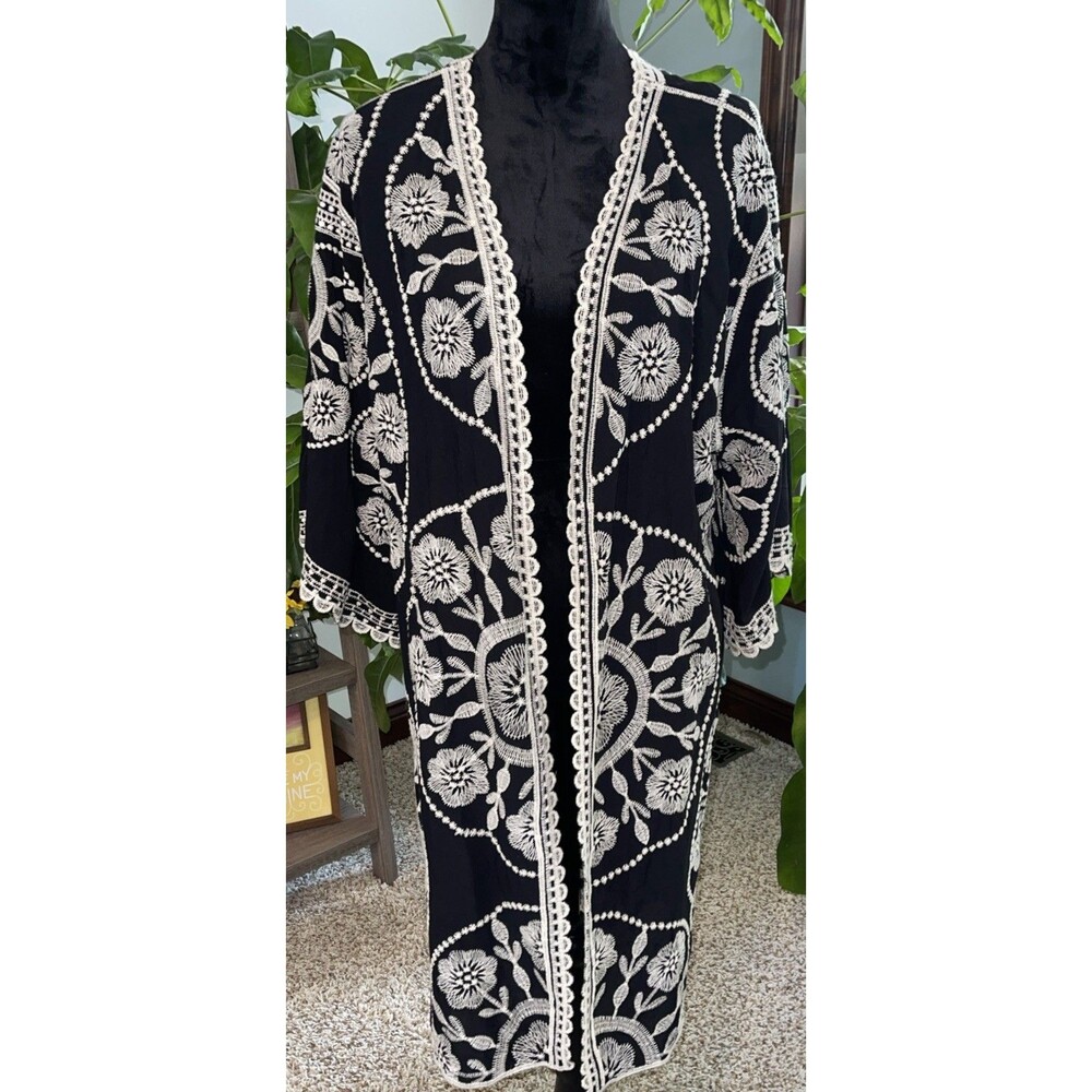 Peach Love California Cardigan Duster Short Sleeve Small Black Embroider Floral